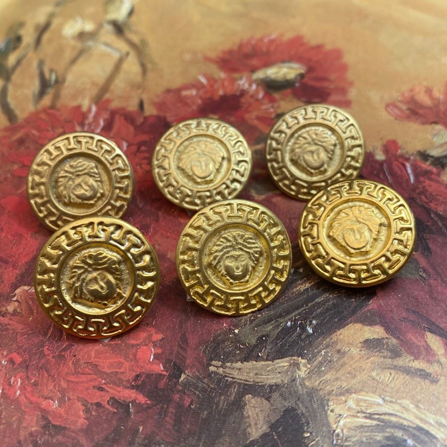Modelo Versace de 2.1cm