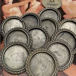 Con profundidad de 2.8cm