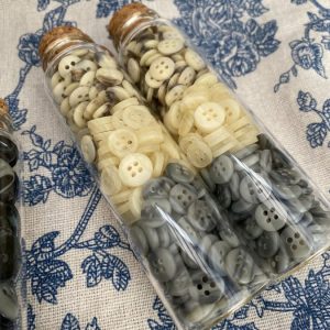 Tubo de vidrio con Mini Botones