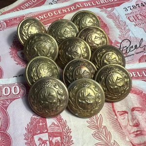 12 Escudos de la R.O.U