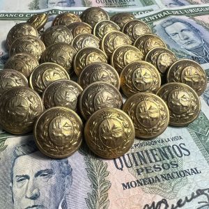 30 escudos de la R.O.U