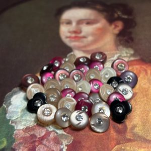 40 unidades de 1.1cm con strass